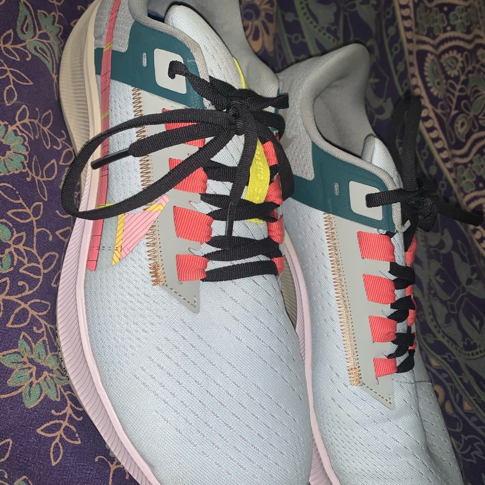 Women’s Nike Zoom Sneakers